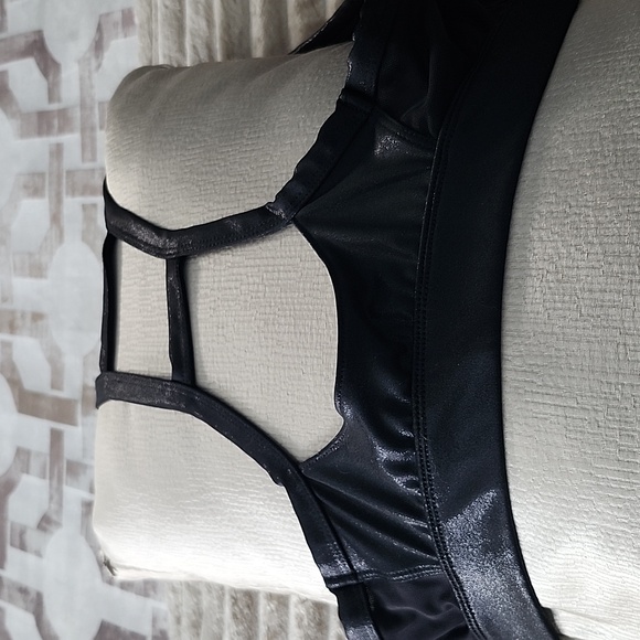 2 XL Sport Bras - Picture 3 of 4